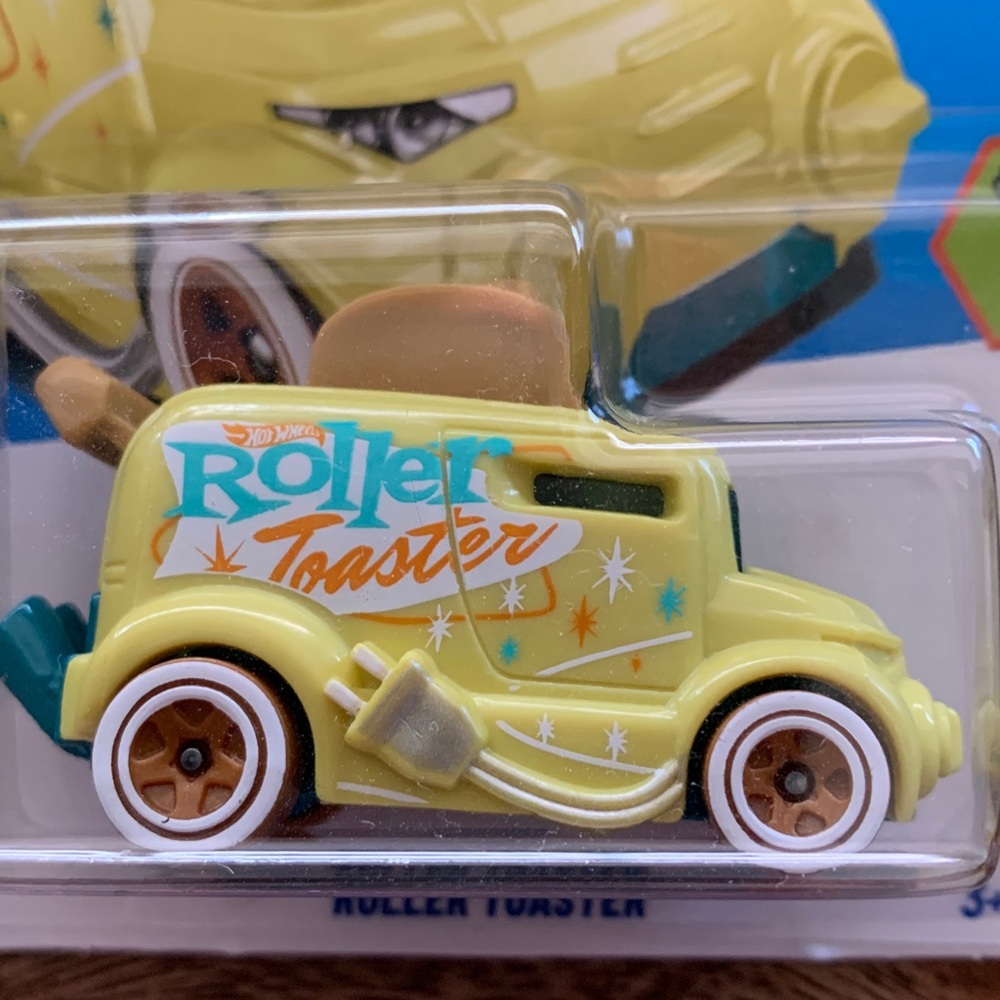 Roller Toaster Hot Wheels Toy Car - Yellow - Picture 3 of 8